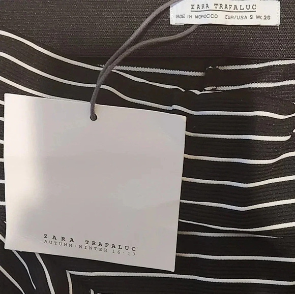 NWT Zara black & white striped mini with diagonal front ruffle Size Small - Picture 6 of 7